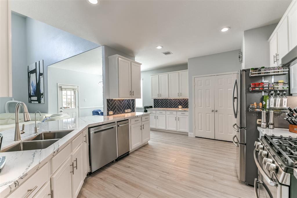 1753 Cranston Grove Drive, Dickinson, Texas image 18