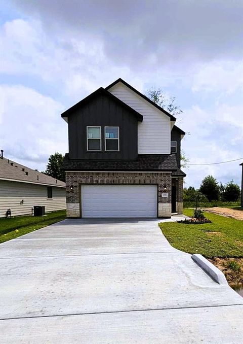 Single Family Residence in Conroe TX 11081 Magnolia Bend Drive.jpg