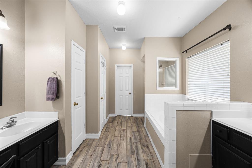 5205 Jolie Drive, Pearland, Texas image 20