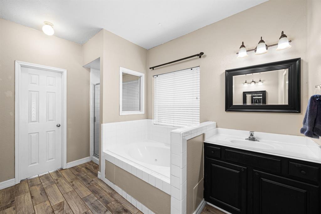 5205 Jolie Drive, Pearland, Texas image 21