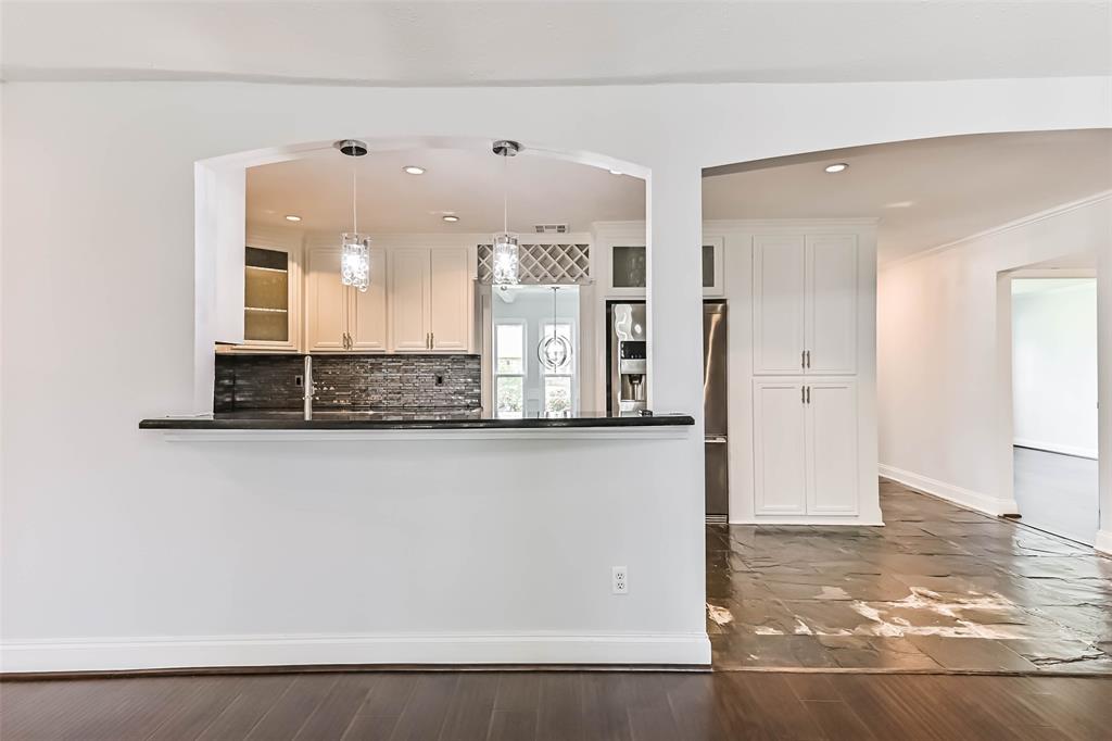 406 Westwood Drive, Friendswood, Texas image 13