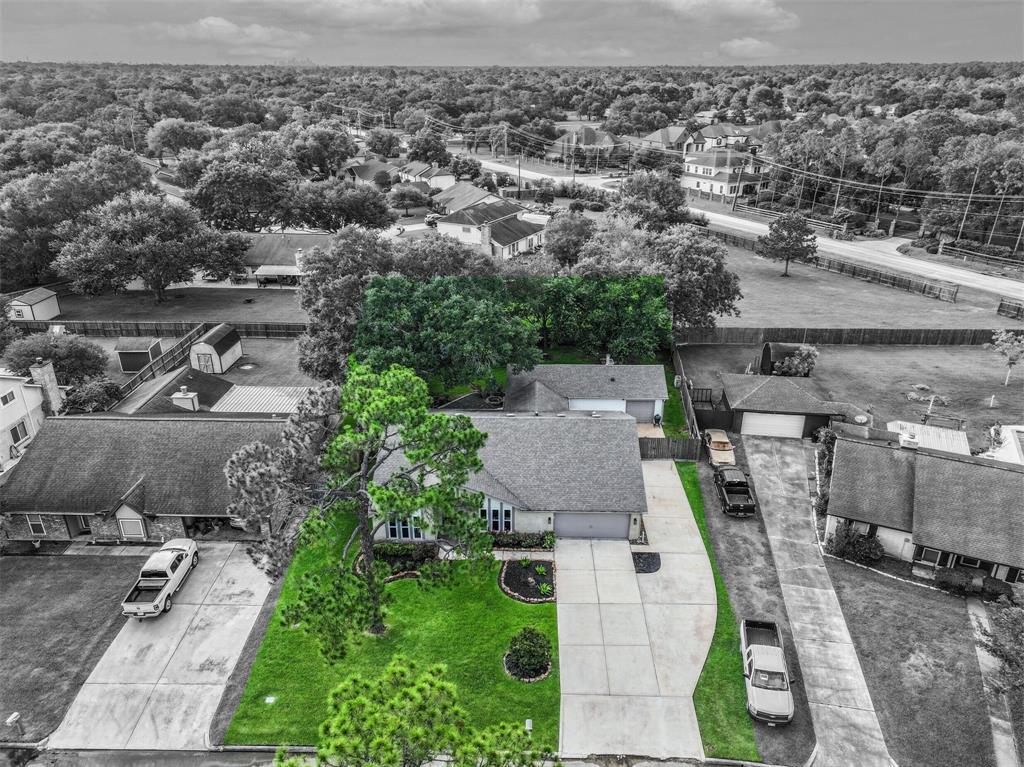 406 Westwood Drive, Friendswood, Texas image 47