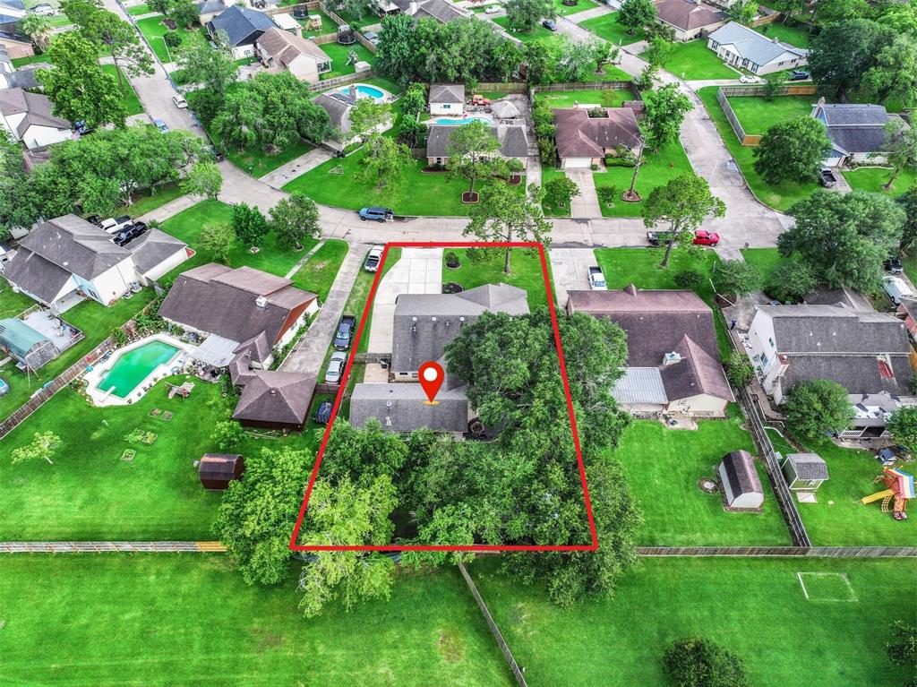 406 Westwood Drive, Friendswood, Texas image 48
