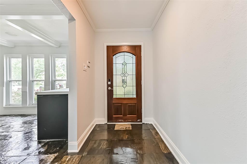 406 Westwood Drive, Friendswood, Texas image 6
