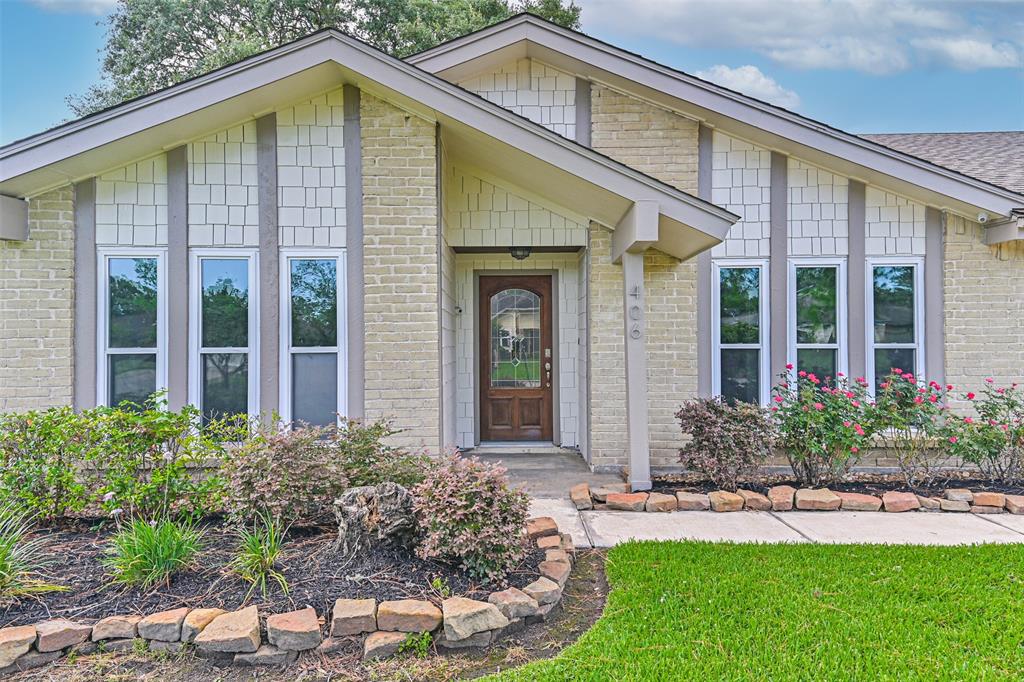 406 Westwood Drive, Friendswood, Texas image 2