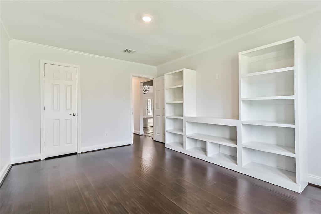 406 Westwood Drive, Friendswood, Texas image 31