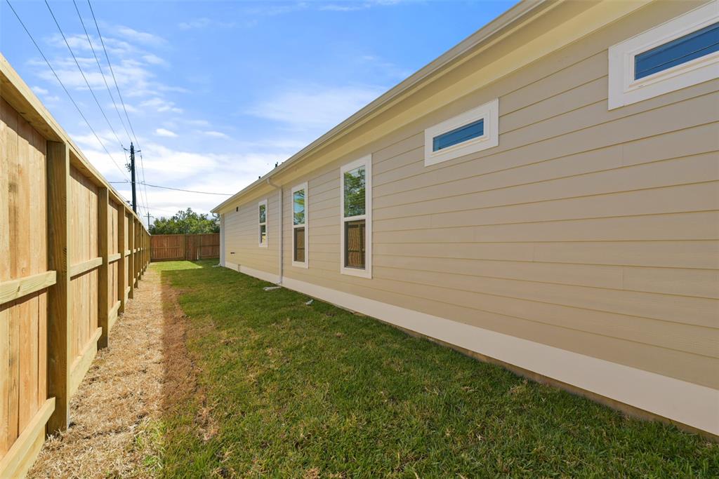 2503 S Houston Avenue, Pearland, Texas image 33