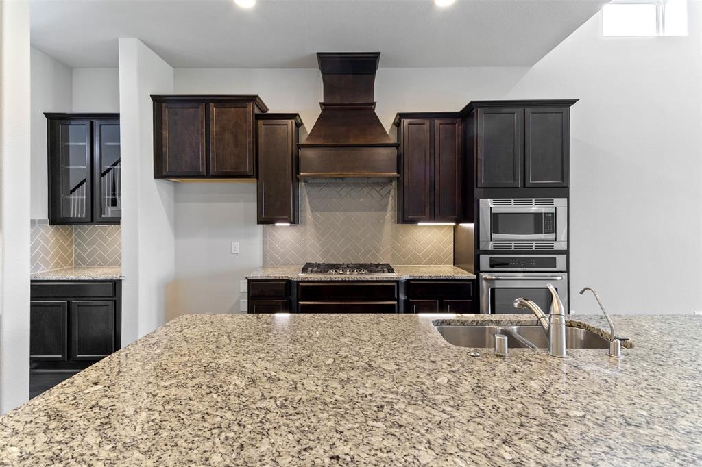 4926 Thunder Creek Lane, Sugar Land, Texas image 12