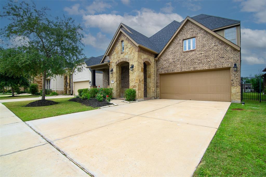 4926 Thunder Creek Lane, Sugar Land, Texas image 1
