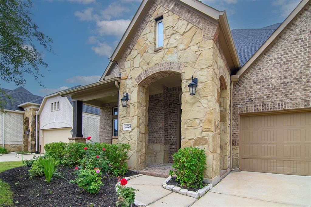 4926 Thunder Creek Lane, Sugar Land, Texas image 5