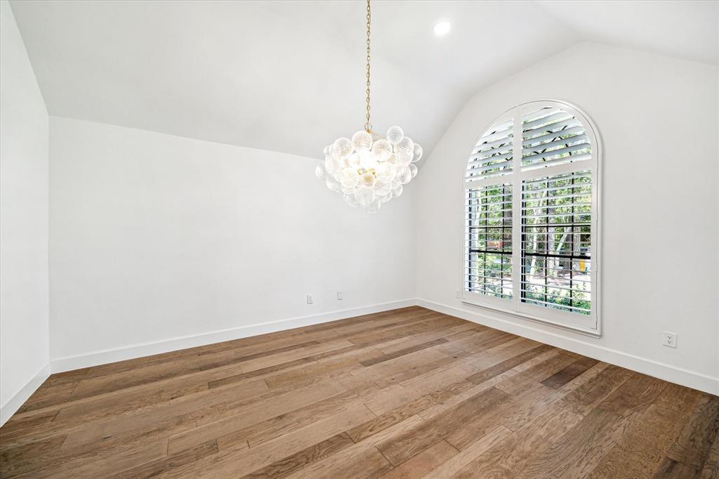 14 Lush Meadow Place