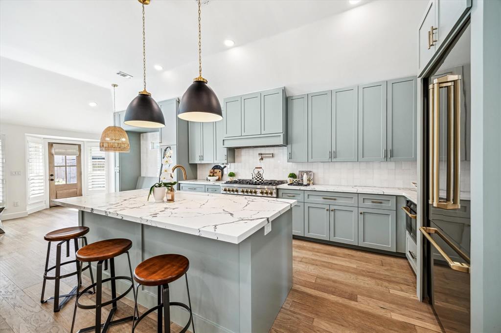 14 Lush Meadow Place