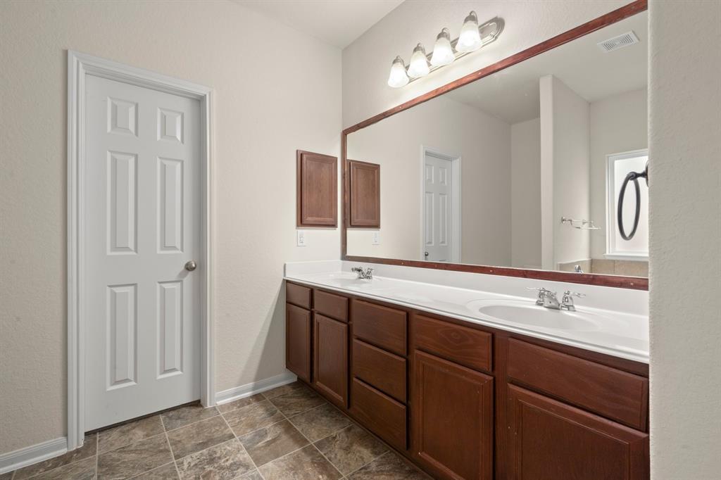 15011 Darby Retreat Ln, Cypress, Texas image 10