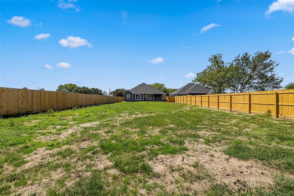 125 Oak Cluster Drive, Columbus, Texas image 7