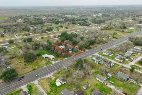 Single Family Residence in Hitchcock TX 6537 Highway 6 22.jpg