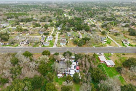 Single Family Residence in Hitchcock TX 6537 Highway 6 12.jpg