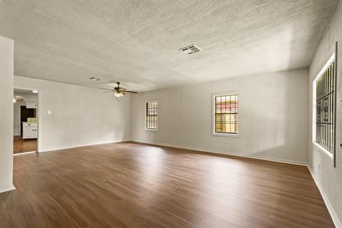 Photo of 2315 Leffingwell Street, Houston, TX 77026 (MLS # 8289604)