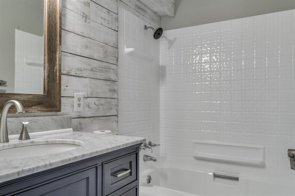 440 Pine Hollow Road, Wallisville, Texas image 3