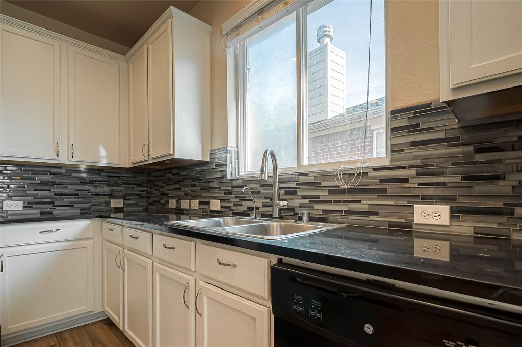2605 Golden Creek Lane, Pearland, Texas image 10