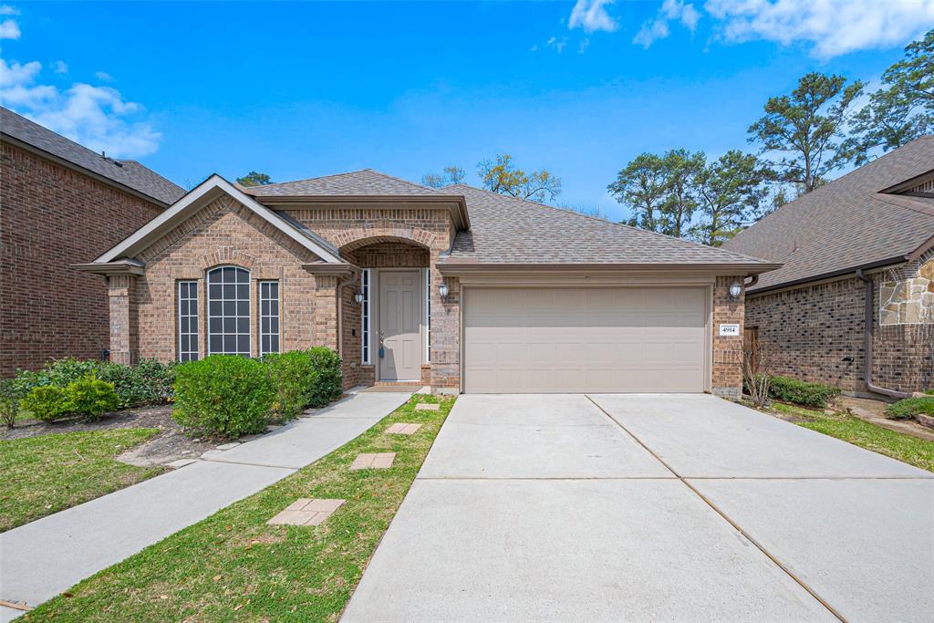 4914 Woodbury Mill Drive, Spring, Texas image 1