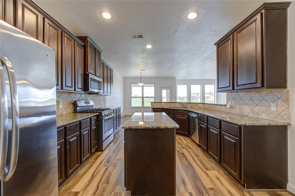 2823 Krenek Court, Rosenberg, Texas image 17