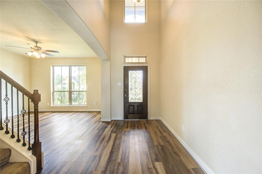 2823 Krenek Court, Rosenberg, Texas image 3
