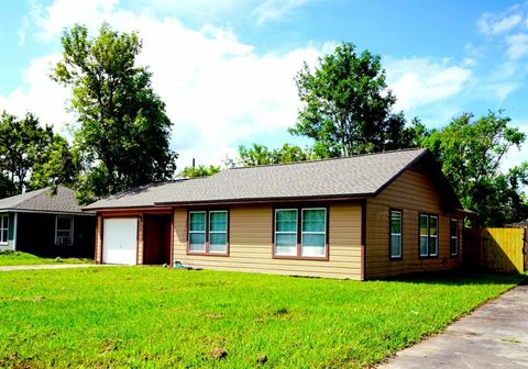 A home in Lake Jackson