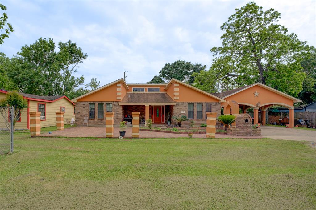 316 Hickman Lane, Angleton, Texas image 2