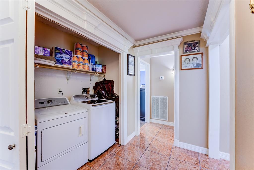 316 Hickman Lane, Angleton, Texas image 33