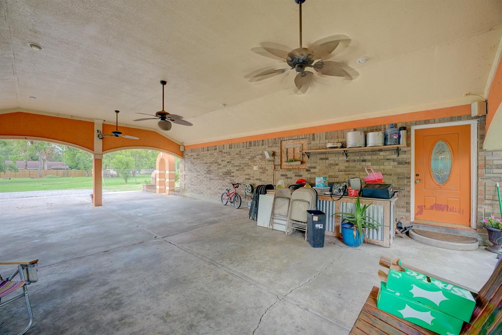 316 Hickman Lane, Angleton, Texas image 36