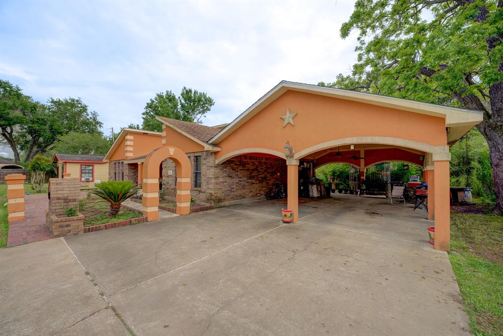 316 Hickman Lane, Angleton, Texas image 41