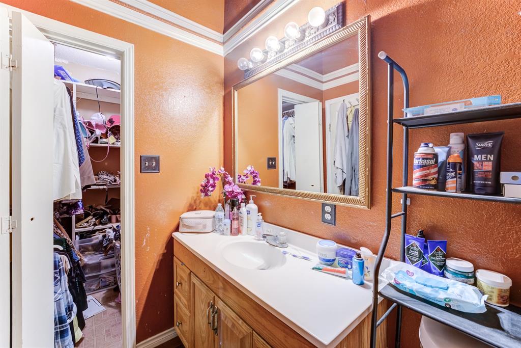 316 Hickman Lane, Angleton, Texas image 23