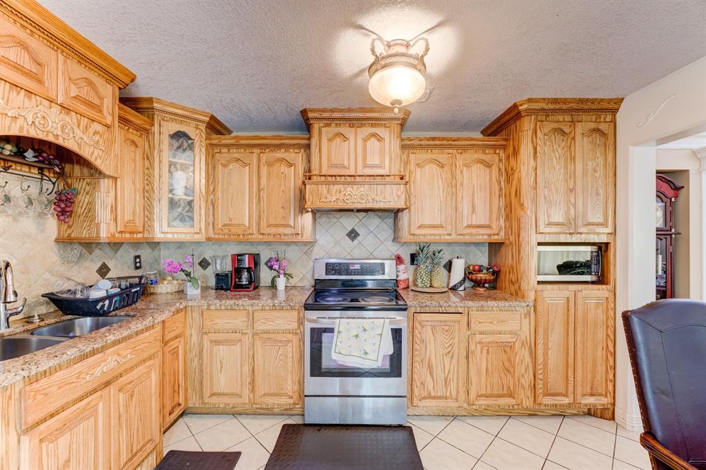 316 Hickman Lane, Angleton, Texas image 11