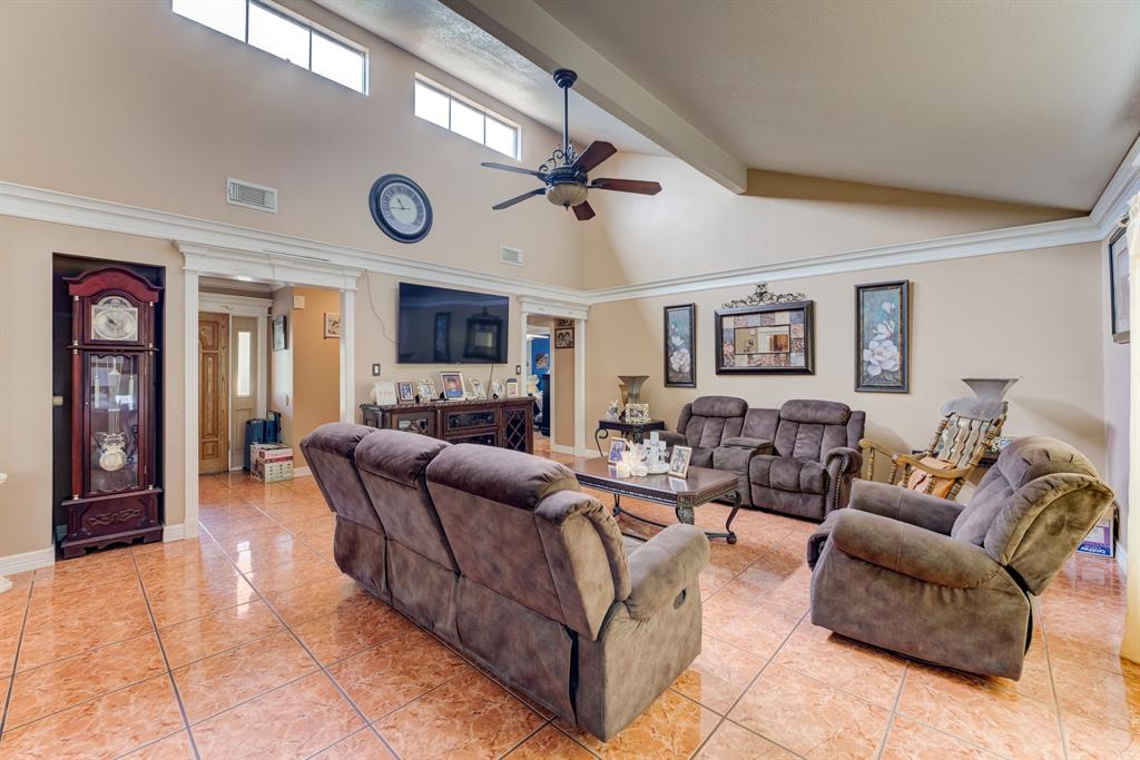 316 Hickman Lane, Angleton, Texas image 4