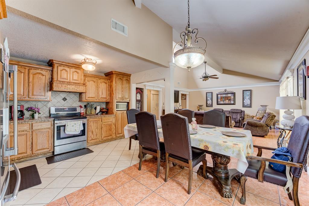 316 Hickman Lane, Angleton, Texas image 14