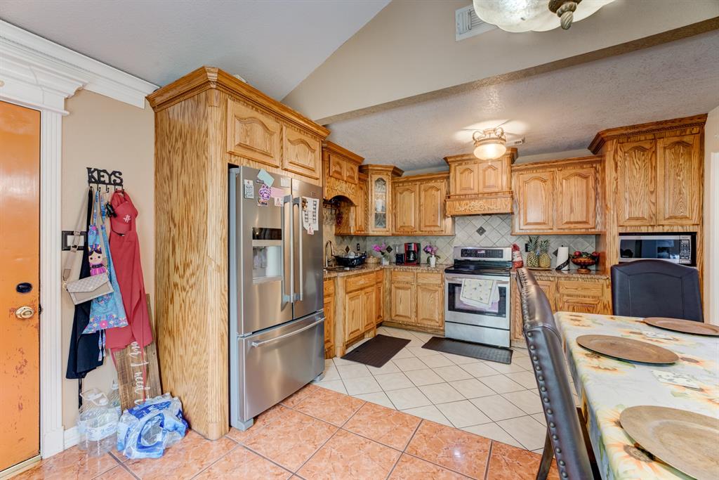 316 Hickman Lane, Angleton, Texas image 17
