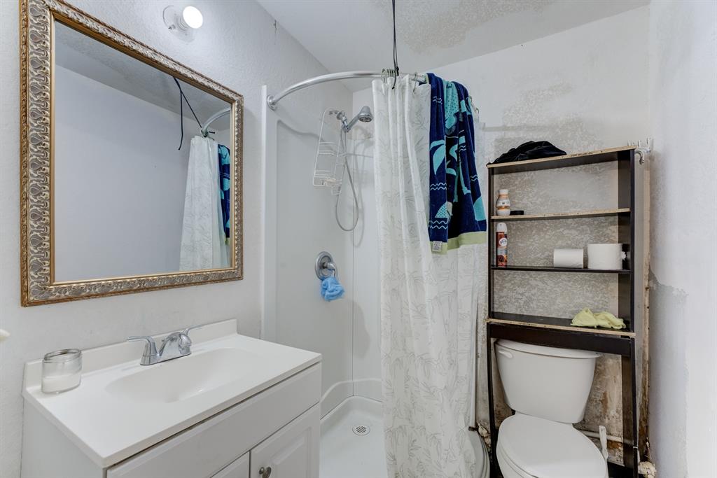 316 Hickman Lane, Angleton, Texas image 35