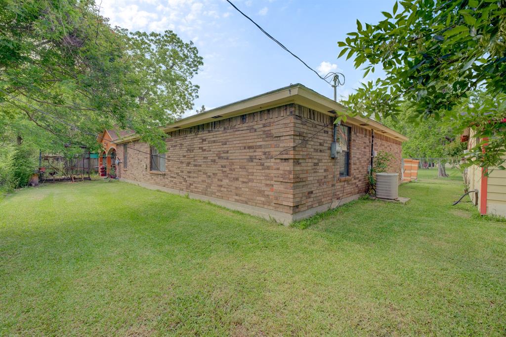 316 Hickman Lane, Angleton, Texas image 48
