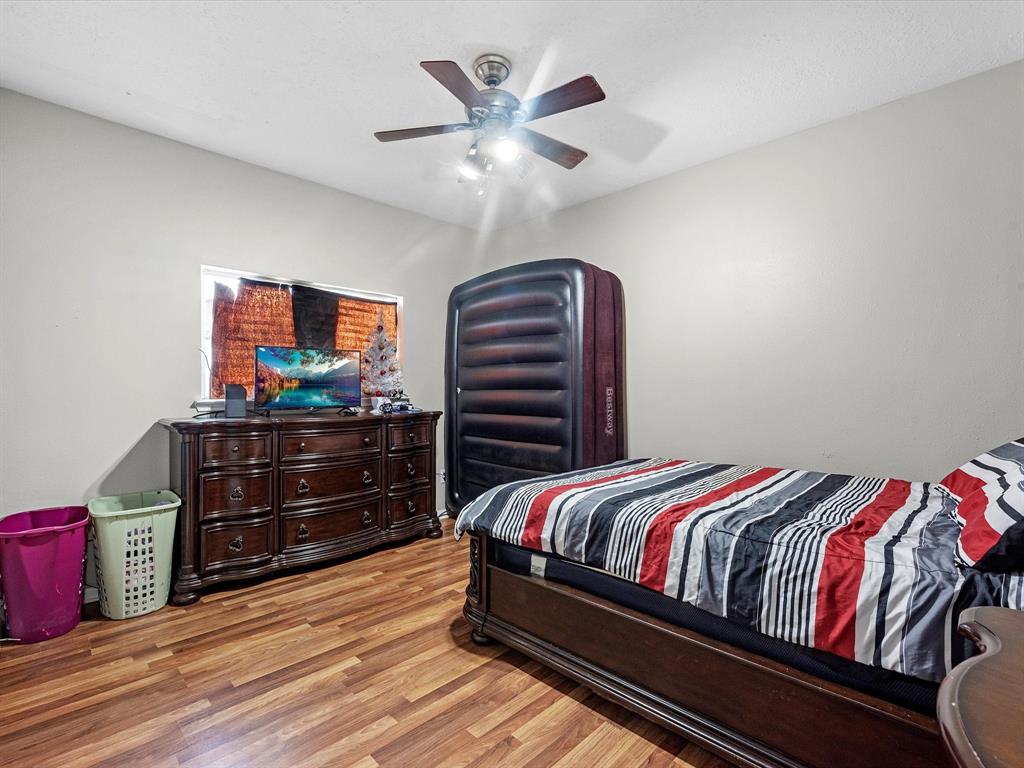 1202 Travis Street, La Porte, Texas image 12