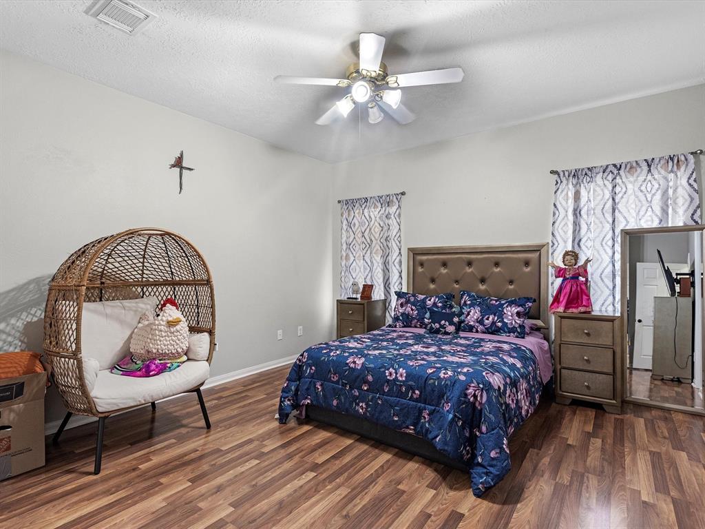 1202 Travis Street, La Porte, Texas image 8