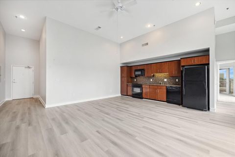 Condominium in Houston TX 3311 Yupon Street.jpg