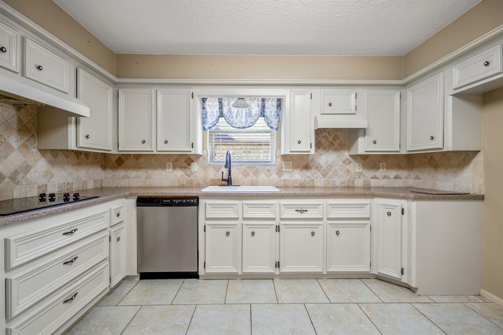 12114 Knobcrest Drive, Houston, Texas image 11