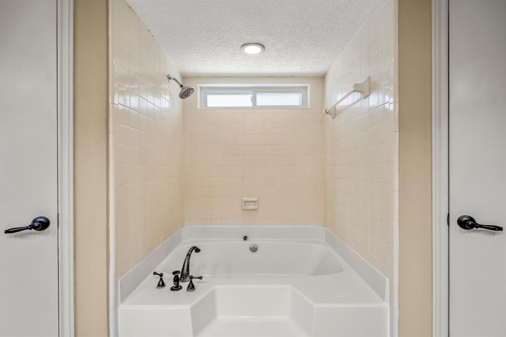 12114 Knobcrest Drive, Houston, Texas image 23