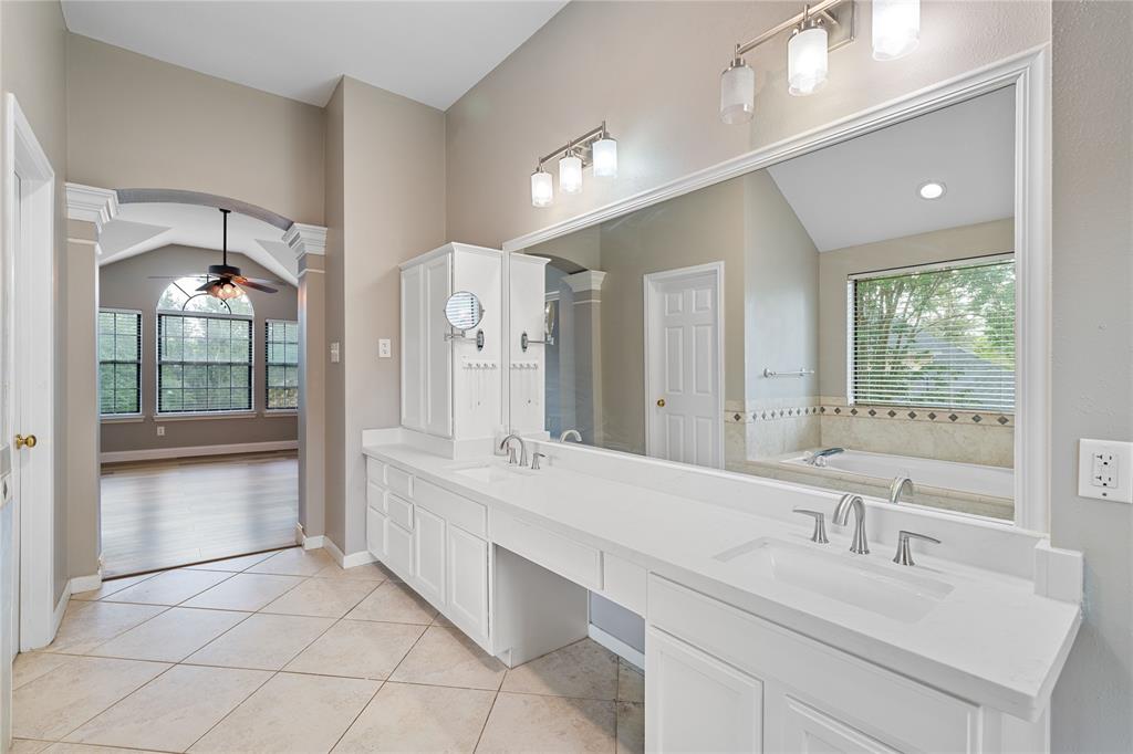 1406 Beechwood Dr, Friendswood, Texas image 25