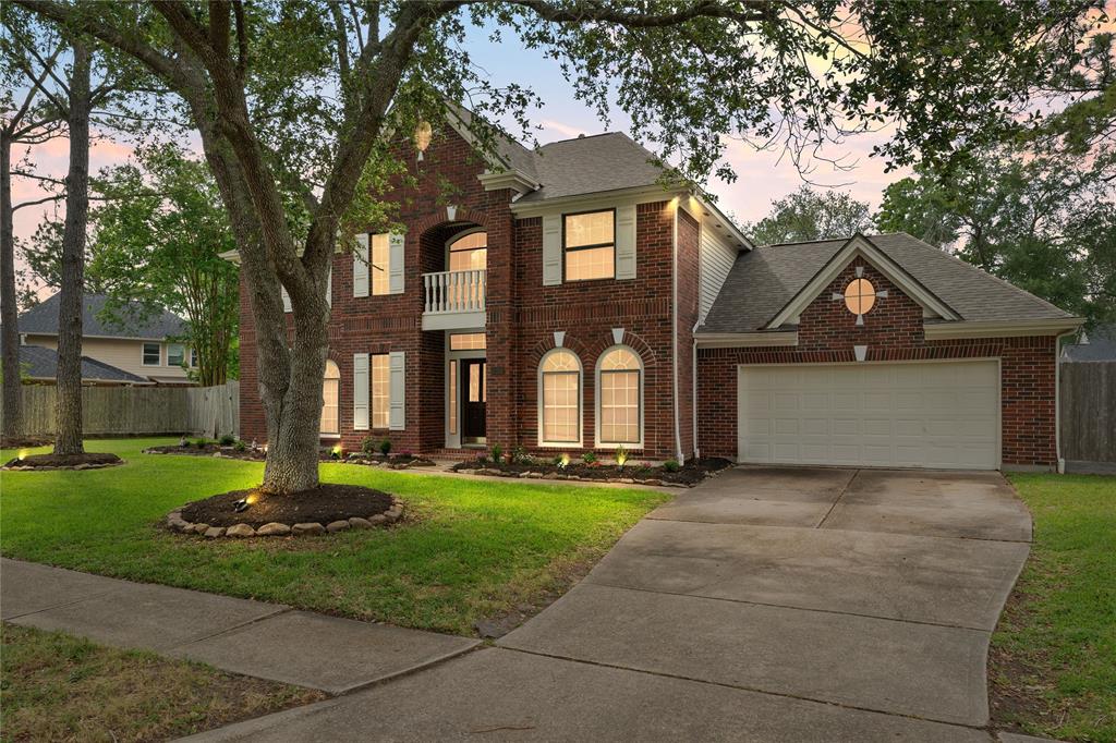 1406 Beechwood Dr, Friendswood, Texas image 3