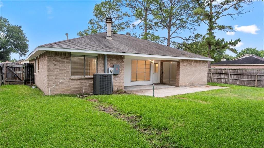 10622 Highland Woods Drive, Sugar Land, Texas image 49