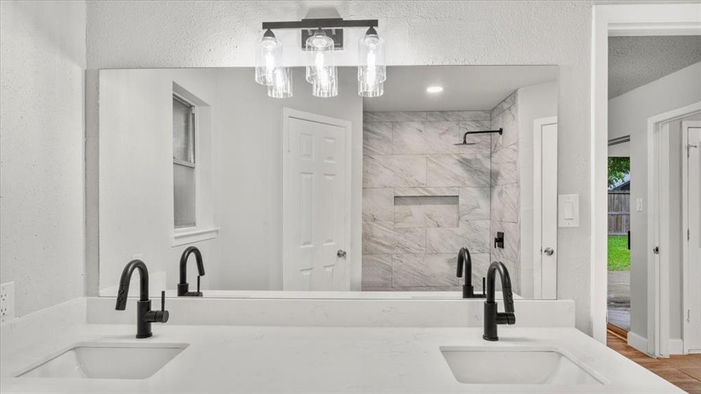 10622 Highland Woods Drive, Sugar Land, Texas image 31
