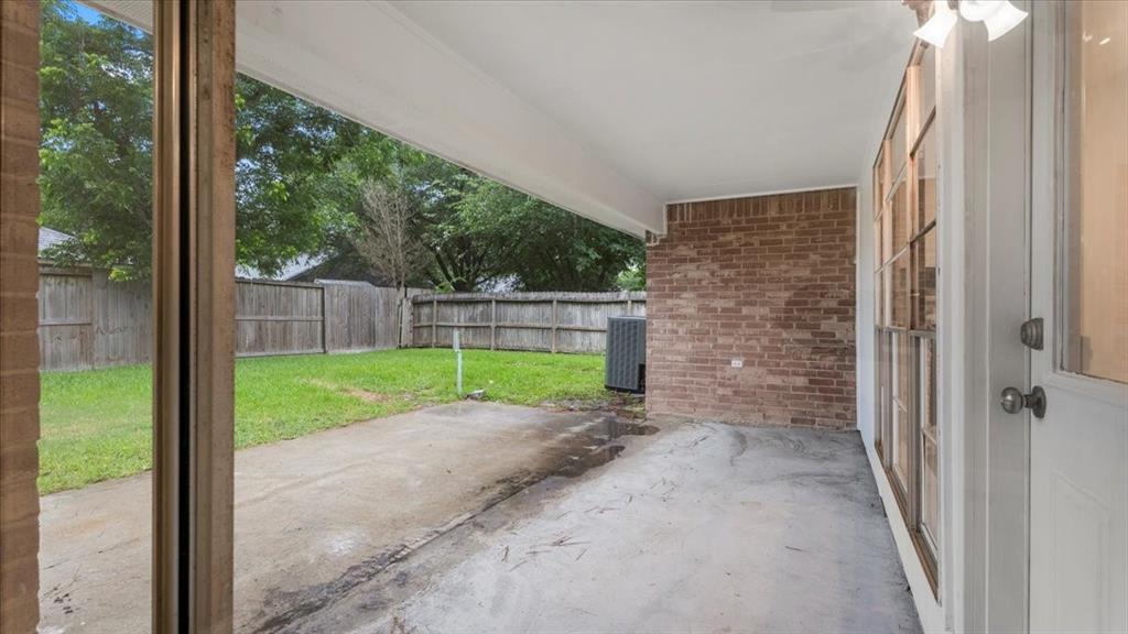 10622 Highland Woods Drive, Sugar Land, Texas image 45