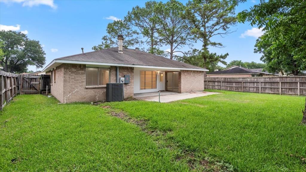 10622 Highland Woods Drive, Sugar Land, Texas image 48
