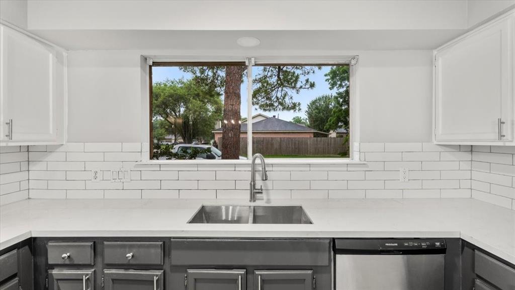 10622 Highland Woods Drive, Sugar Land, Texas image 10